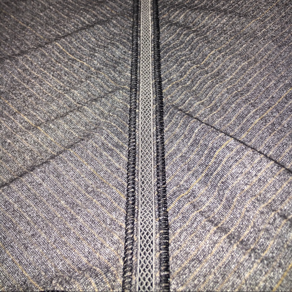Lululemon Essence Tank - Heathered Black - Picture 6 of 7